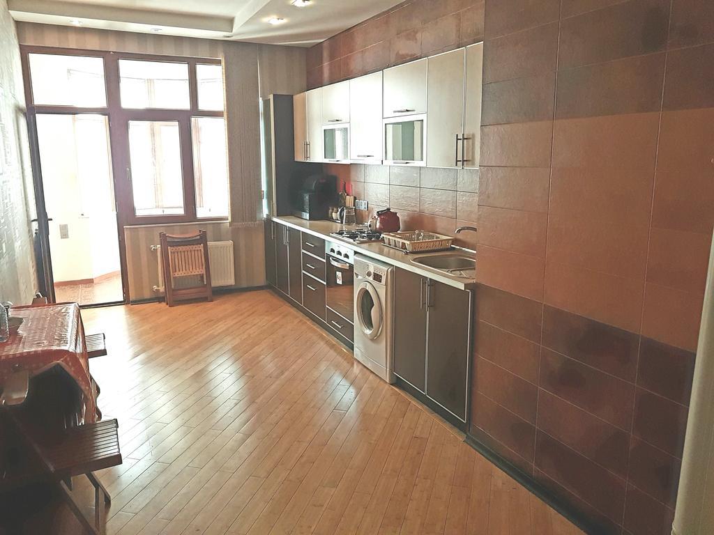 Apartment On Mirqasimov St.29 Baku Bagian luar foto